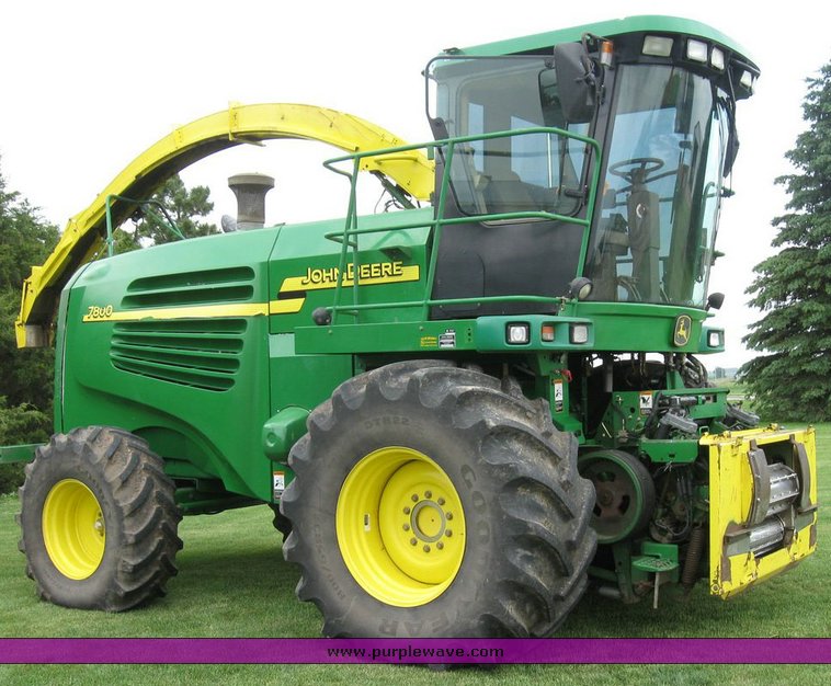 image for item 6846 2005 John Deere 7800 self-propelled forage harvester