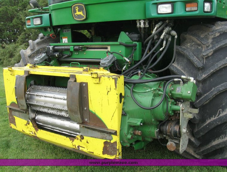 image for item 6846 2005 John Deere 7800 self-propelled forage harvester