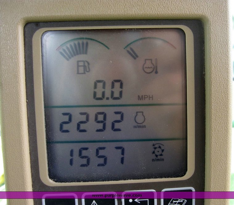 image for item 6846 2005 John Deere 7800 self-propelled forage harvester