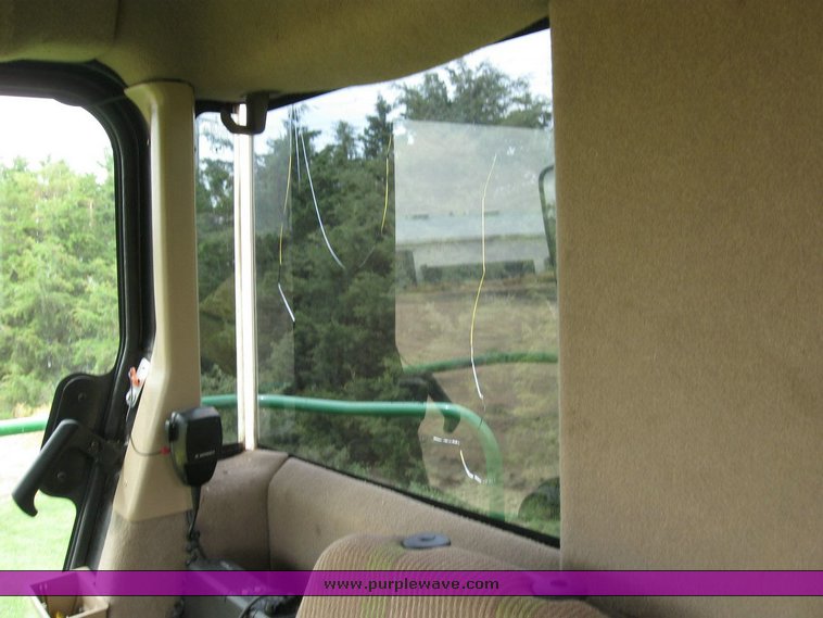 image for item 6846 2005 John Deere 7800 self-propelled forage harvester