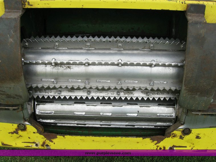 image for item 6846 2005 John Deere 7800 self-propelled forage harvester