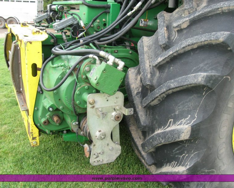 image for item 6846 2005 John Deere 7800 self-propelled forage harvester