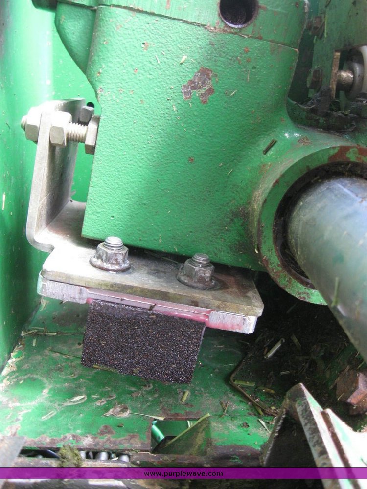 image for item 6846 2005 John Deere 7800 self-propelled forage harvester