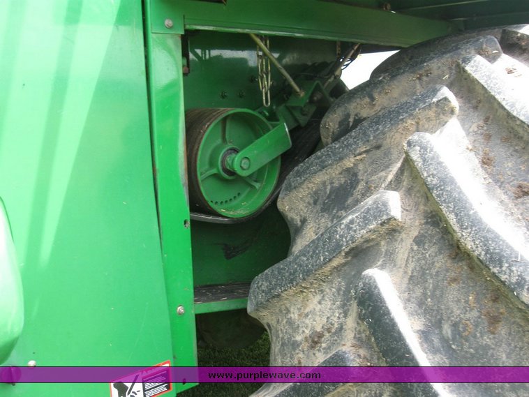 image for item 6846 2005 John Deere 7800 self-propelled forage harvester