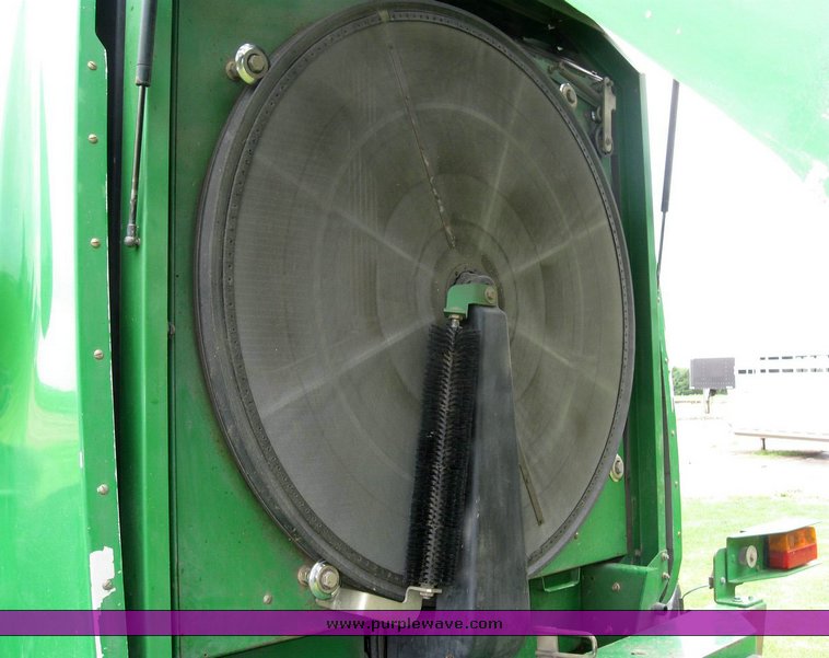 image for item 6846 2005 John Deere 7800 self-propelled forage harvester