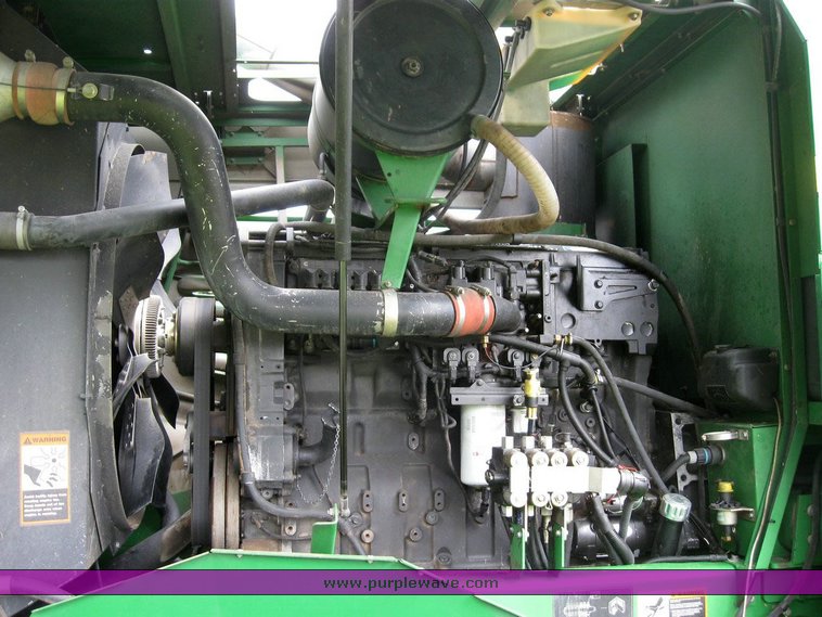 image for item 6846 2005 John Deere 7800 self-propelled forage harvester