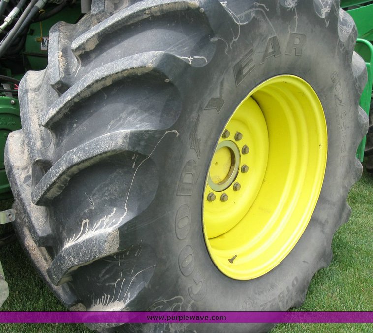 image for item 6846 2005 John Deere 7800 self-propelled forage harvester