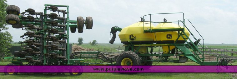 image for item 6847 2008 John Deere 1890 air seeder with 2009 John Deere 1910 commodity cart