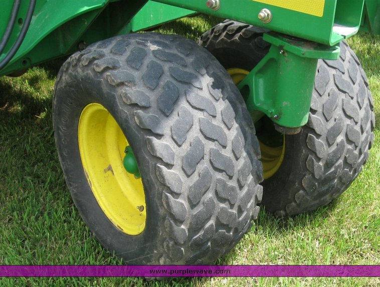 image for item 6847 2008 John Deere 1890 air seeder with 2009 John Deere 1910 commodity cart