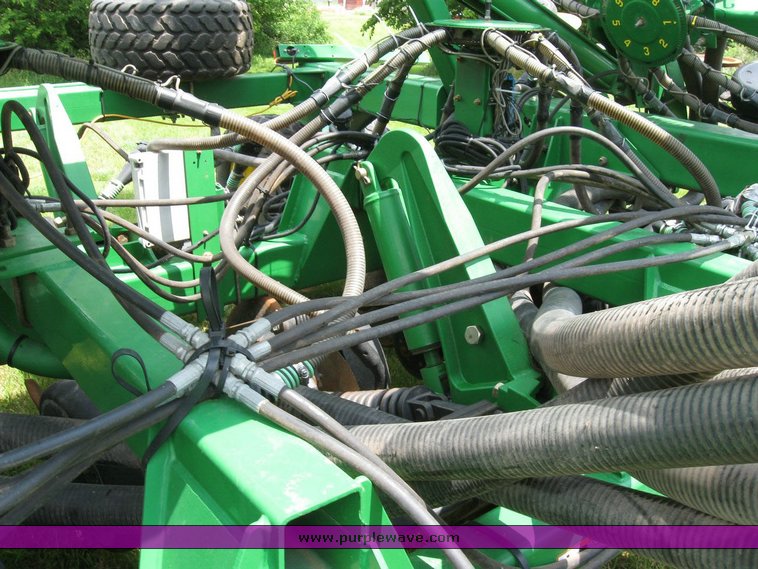 image for item 6847 2008 John Deere 1890 air seeder with 2009 John Deere 1910 commodity cart