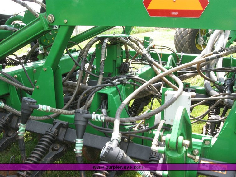 image for item 6847 2008 John Deere 1890 air seeder with 2009 John Deere 1910 commodity cart