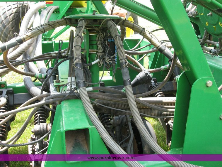 image for item 6847 2008 John Deere 1890 air seeder with 2009 John Deere 1910 commodity cart