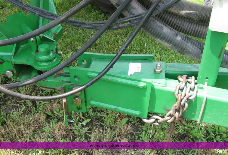 image for item 6847 2008 John Deere 1890 air seeder with 2009 John Deere 1910 commodity cart