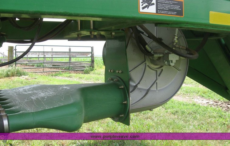 image for item 6847 2008 John Deere 1890 air seeder with 2009 John Deere 1910 commodity cart