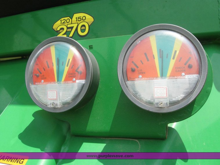 image for item 6847 2008 John Deere 1890 air seeder with 2009 John Deere 1910 commodity cart