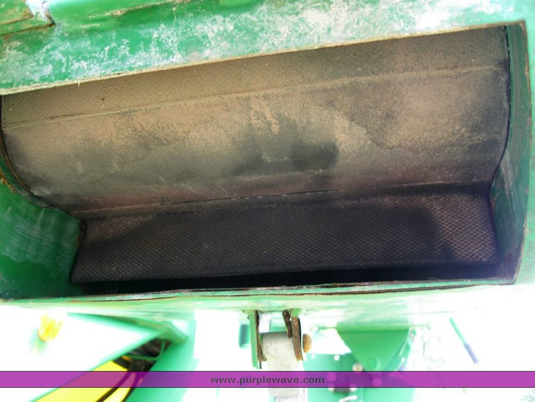 image for item 6847 2008 John Deere 1890 air seeder with 2009 John Deere 1910 commodity cart