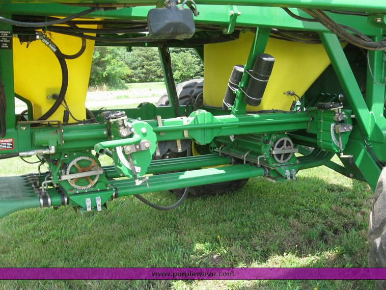 image for item 6847 2008 John Deere 1890 air seeder with 2009 John Deere 1910 commodity cart