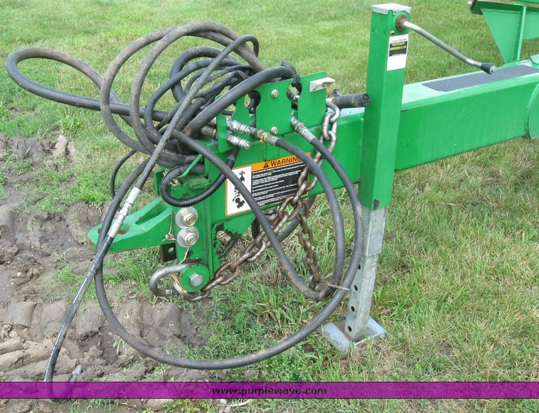 image for item 6847 2008 John Deere 1890 air seeder with 2009 John Deere 1910 commodity cart