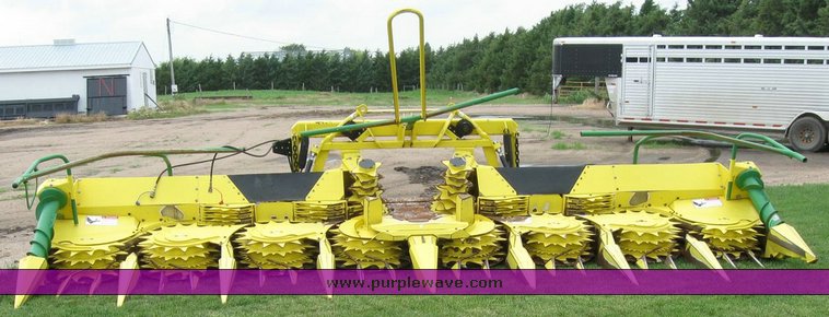 image for item 6848 2008 John Deere 688 Kemper style forage head