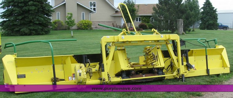 image for item 6848 2008 John Deere 688 Kemper style forage head