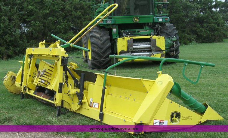 image for item 6848 2008 John Deere 688 Kemper style forage head