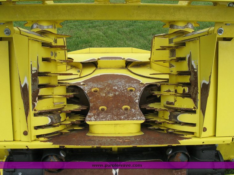 image for item 6848 2008 John Deere 688 Kemper style forage head