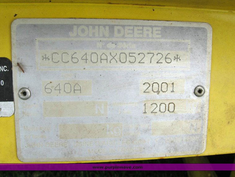 image for item 6849 2001 John Deere 640A pickup head
