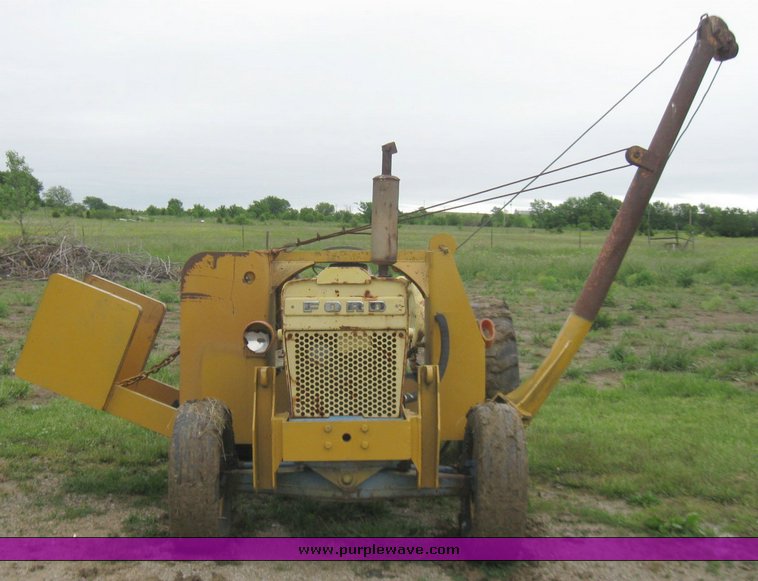 image for item 7247 Ford 4500 industrial tractor