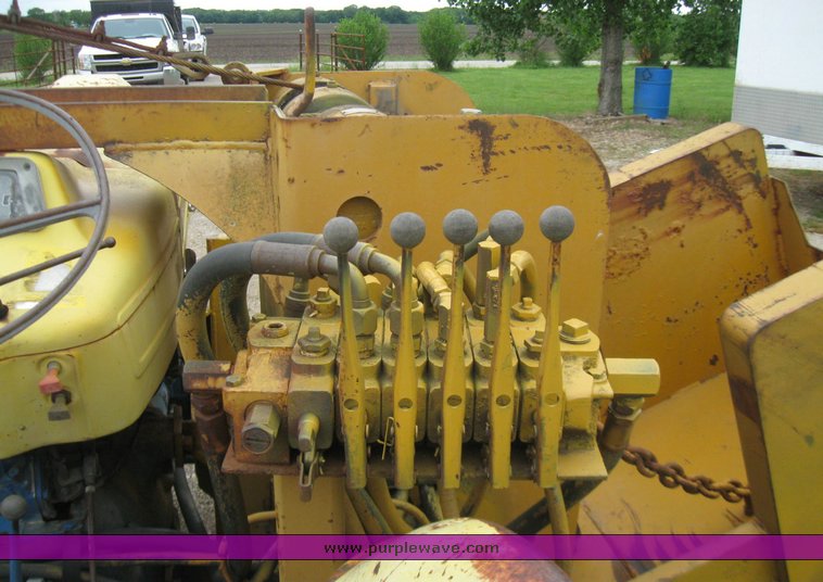 image for item 7247 Ford 4500 industrial tractor