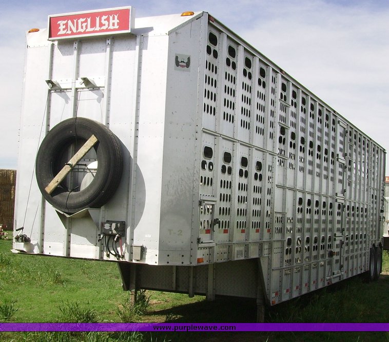 image for item 1000 1999 Barrett livestock trailer
