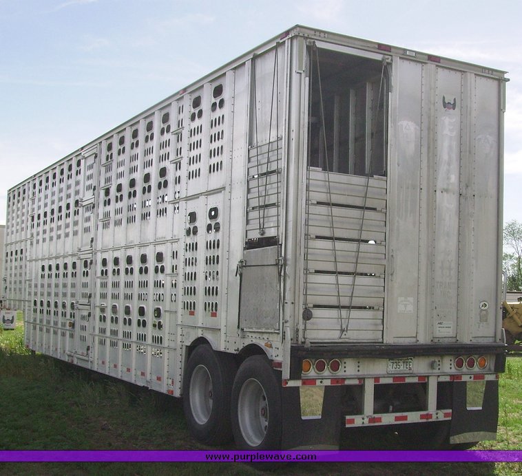 image for item 1000 1999 Barrett livestock trailer