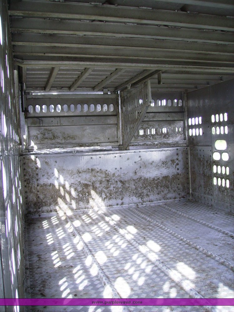 image for item 1000 1999 Barrett livestock trailer