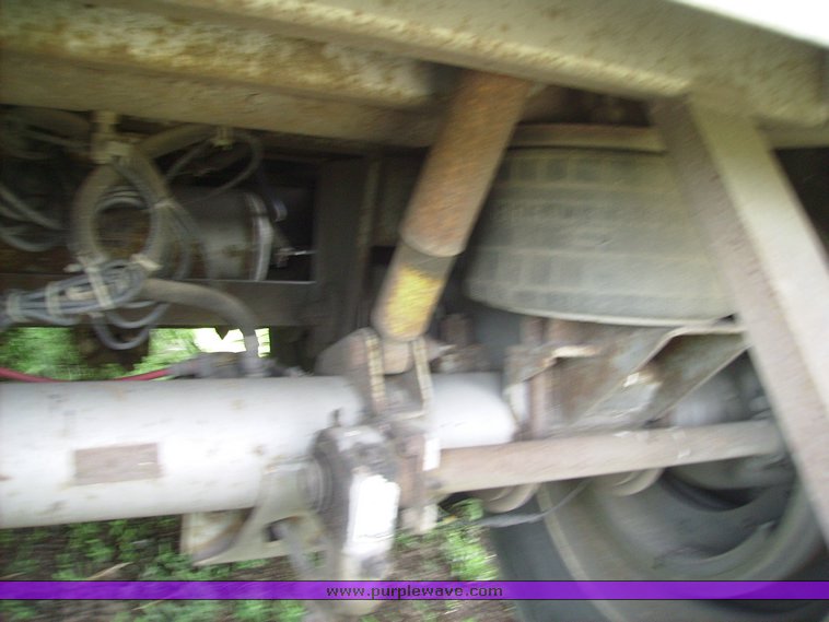 image for item 1000 1999 Barrett livestock trailer