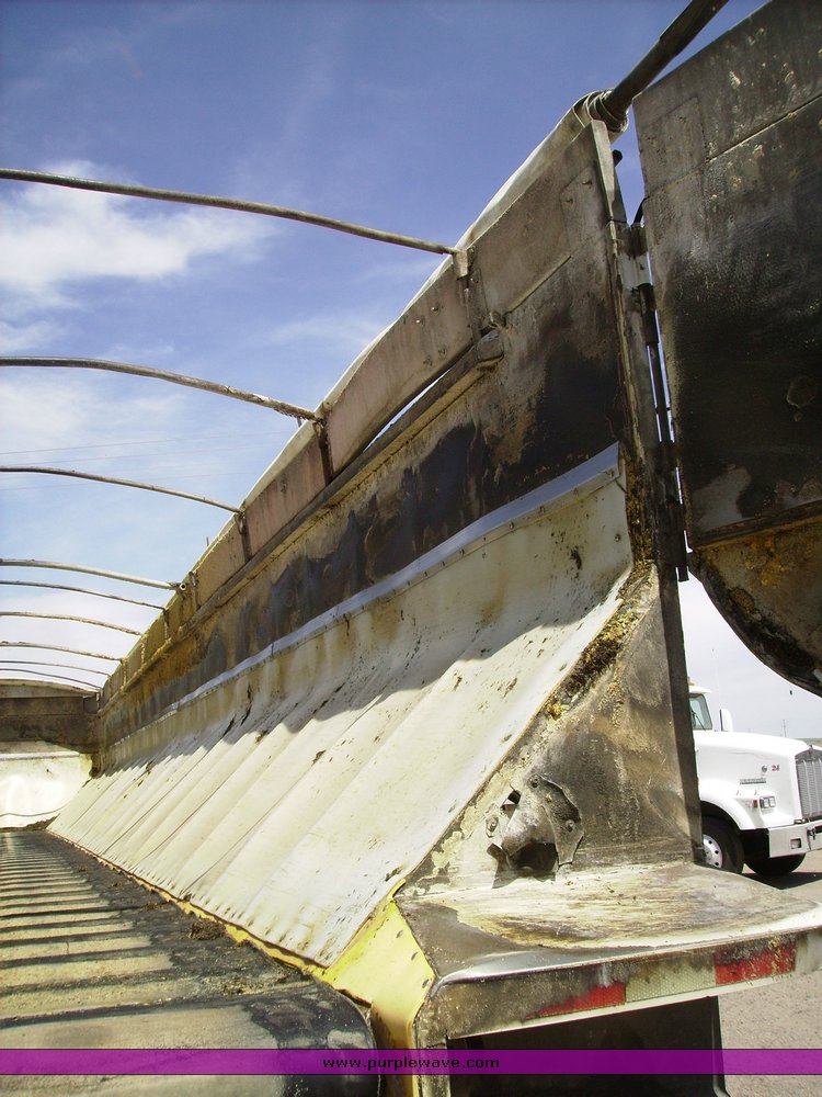 image for item 1003 2002 Trinity live bottom trailer