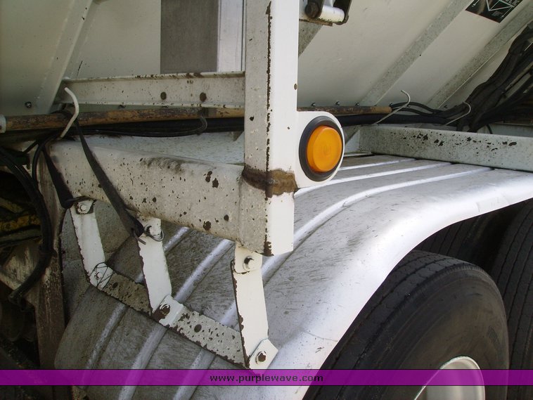 image for item 1003 2002 Trinity live bottom trailer