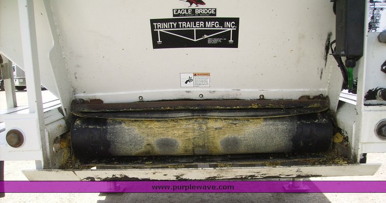 image for item 1003 2002 Trinity live bottom trailer