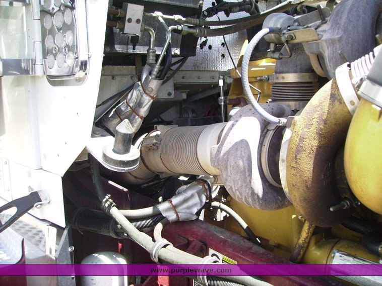 image for item 1005 2006 Kenworth W900B truck tractor