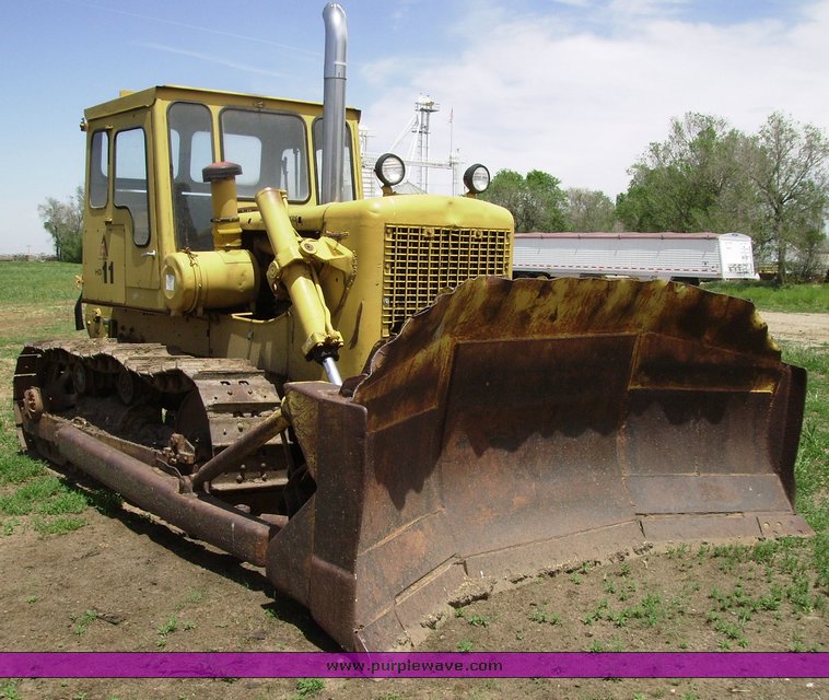 image for item 1051 Allis Chalmers HD11E dozer
