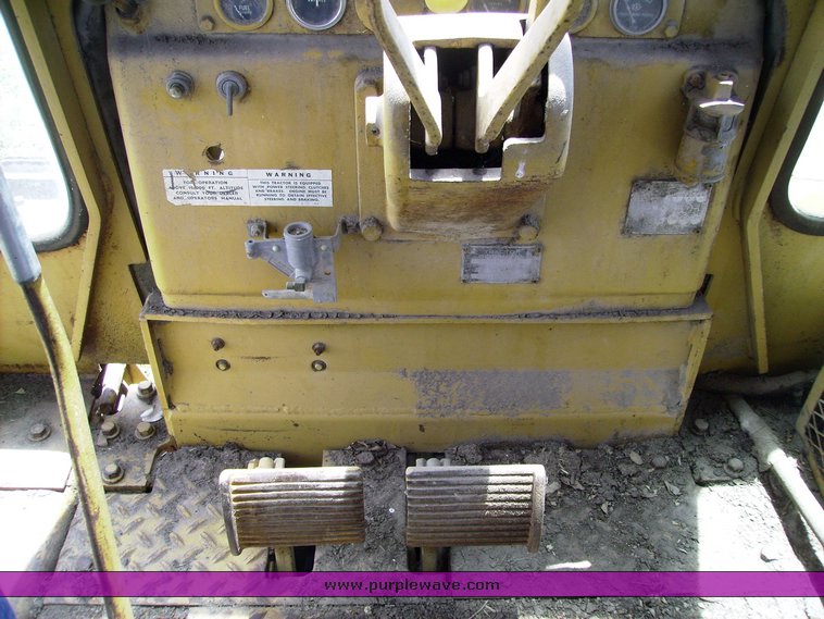 image for item 1051 Allis Chalmers HD11E dozer