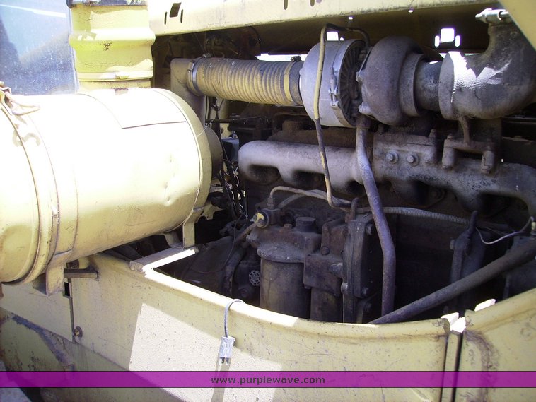 image for item 1051 Allis Chalmers HD11E dozer