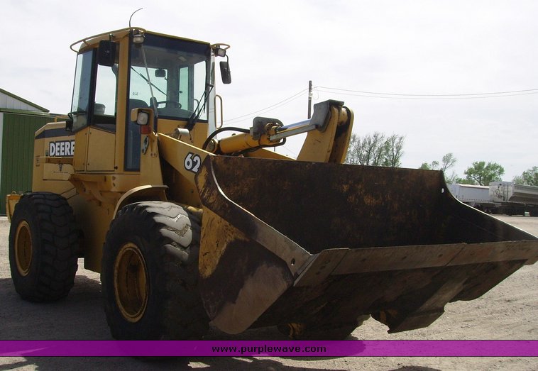 image for item 7071 2001 John Deere 624H wheel loader