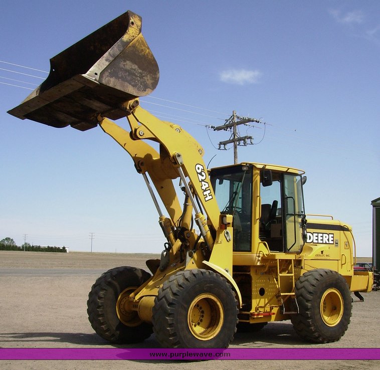 image for item 7071 2001 John Deere 624H wheel loader