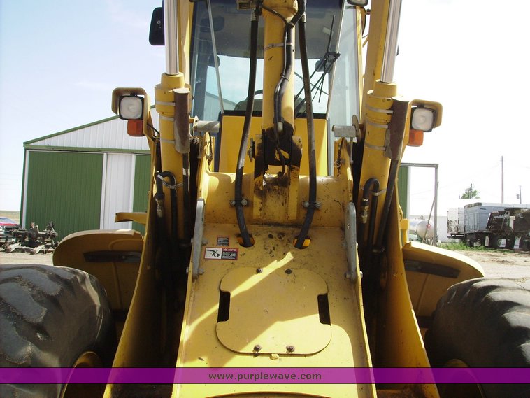 image for item 7071 2001 John Deere 624H wheel loader