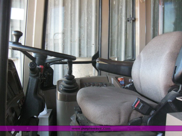 image for item 7071 2001 John Deere 624H wheel loader