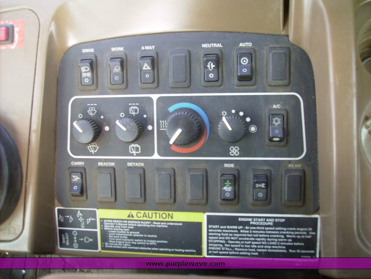 image for item 7071 2001 John Deere 624H wheel loader