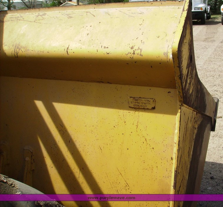 image for item 7071 2001 John Deere 624H wheel loader