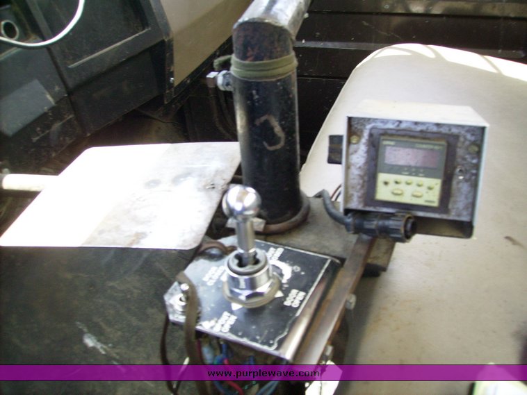 image for item 7073 1991 International 4900 feed truck