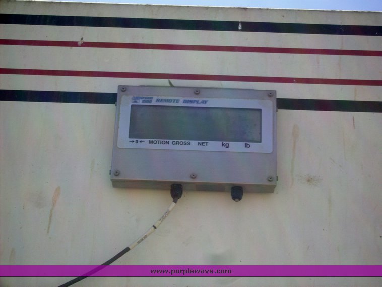 image for item 7073 1991 International 4900 feed truck