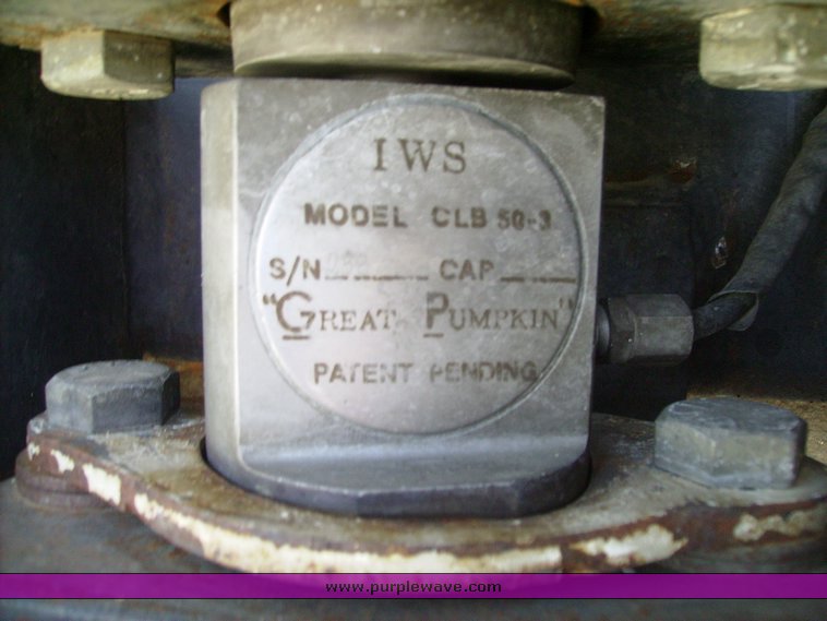 image for item 7073 1991 International 4900 feed truck