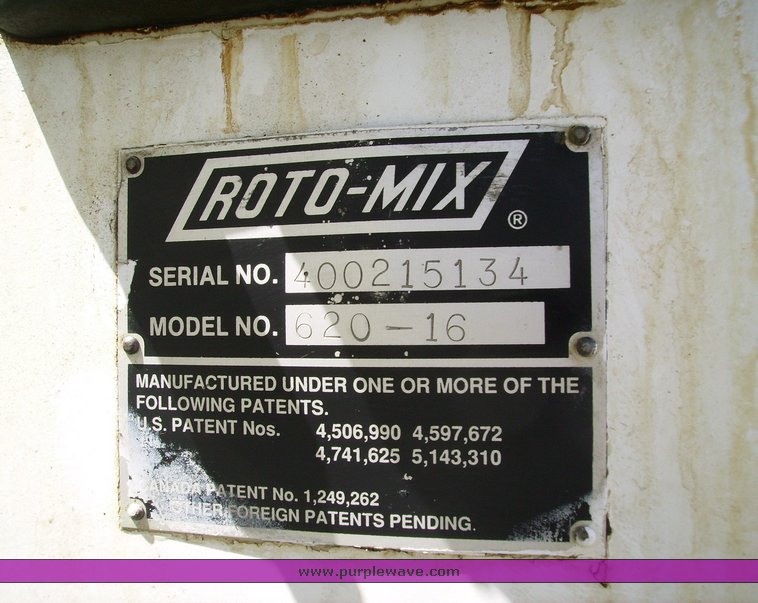 image for item 7078 1995 International 4900 feed truck